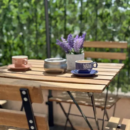 아파트 Artistic For 4 Guests In *