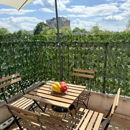 Artistic For 4 Guests In Apartment Burgas