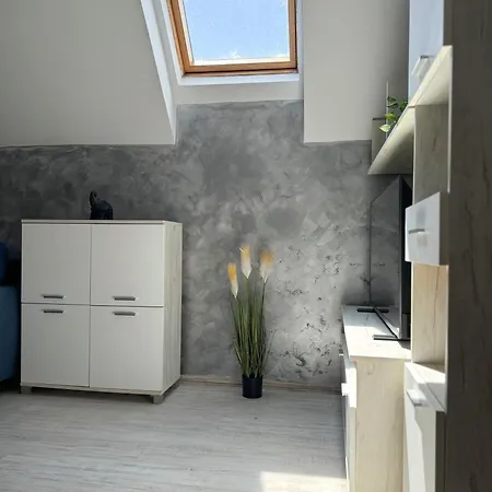 Apartment Artistic For 4 Guests In Burgas