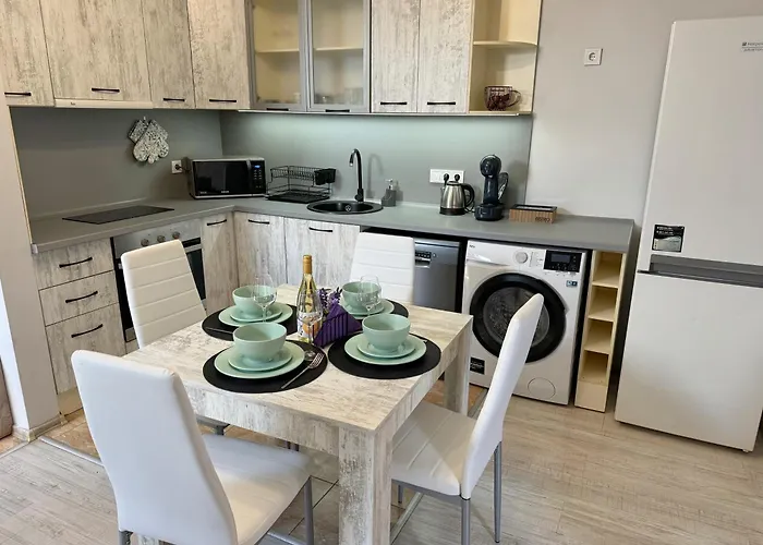 Artistic For 4 Guests In Apartament