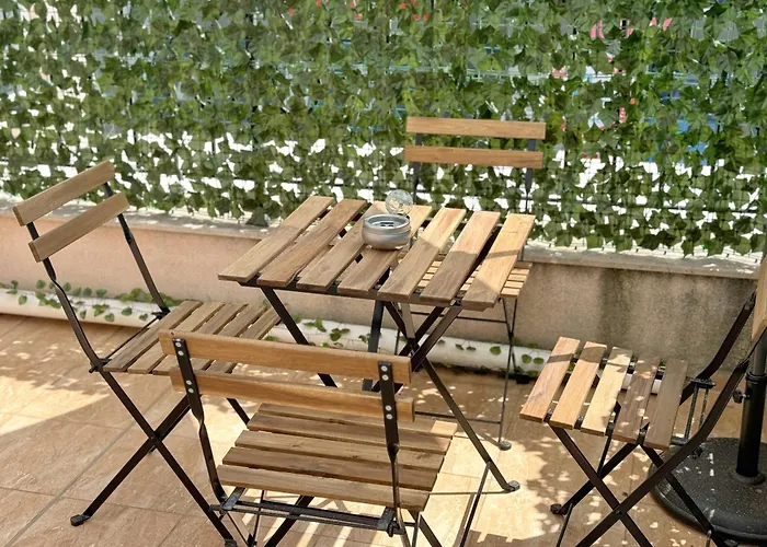 Apartament Artistic For 4 Guests In *